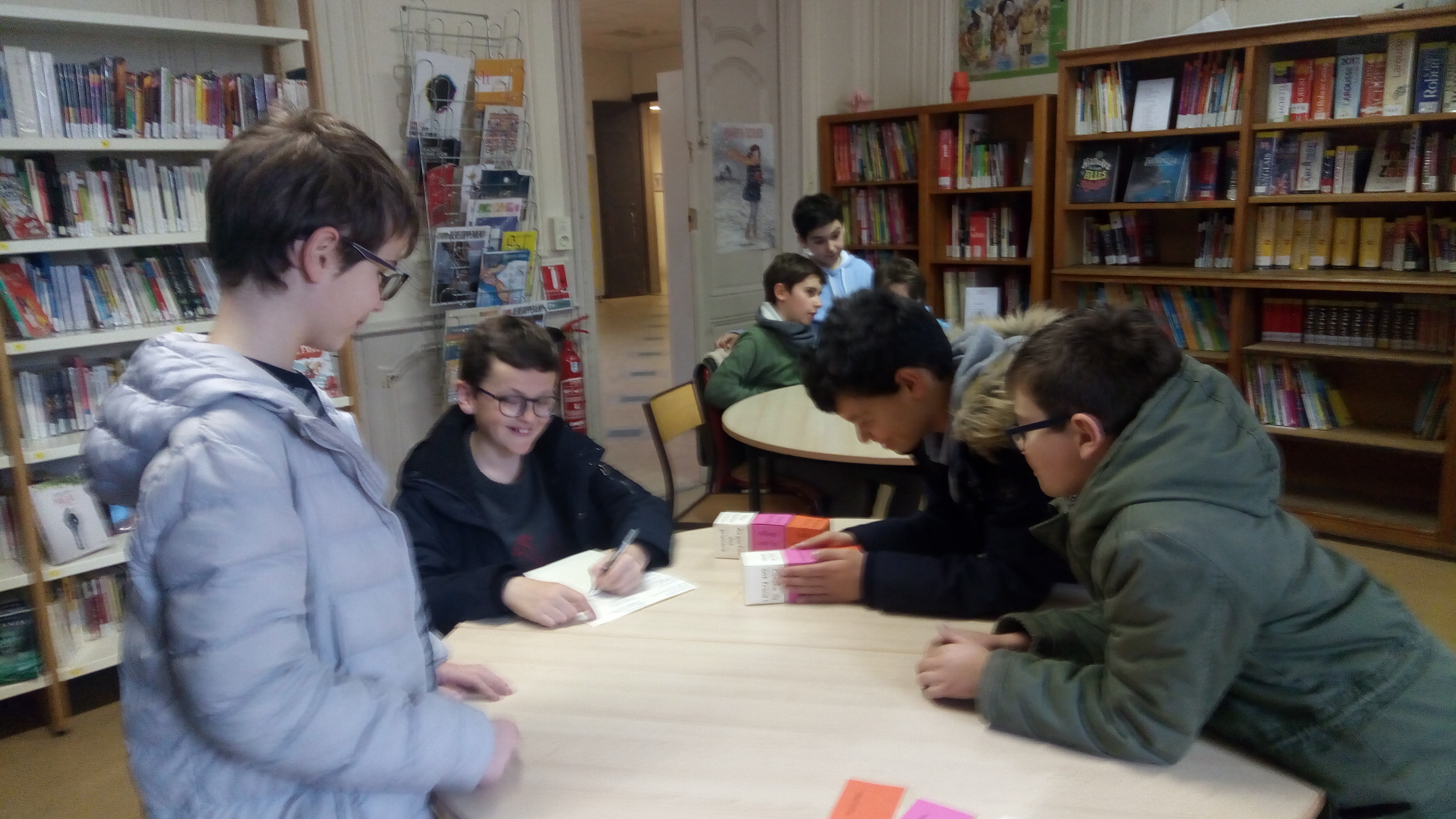 Jeux au CDI 1 - Collège Chevreul